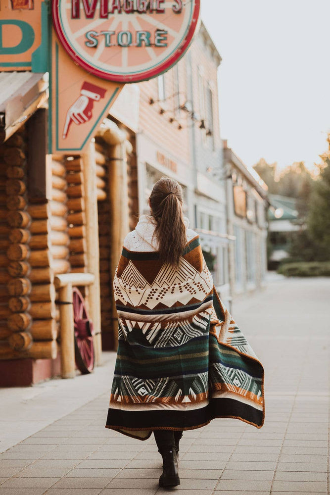 Meraki Mountain Aztek Alpaca Throw Blanket - Brown Edge